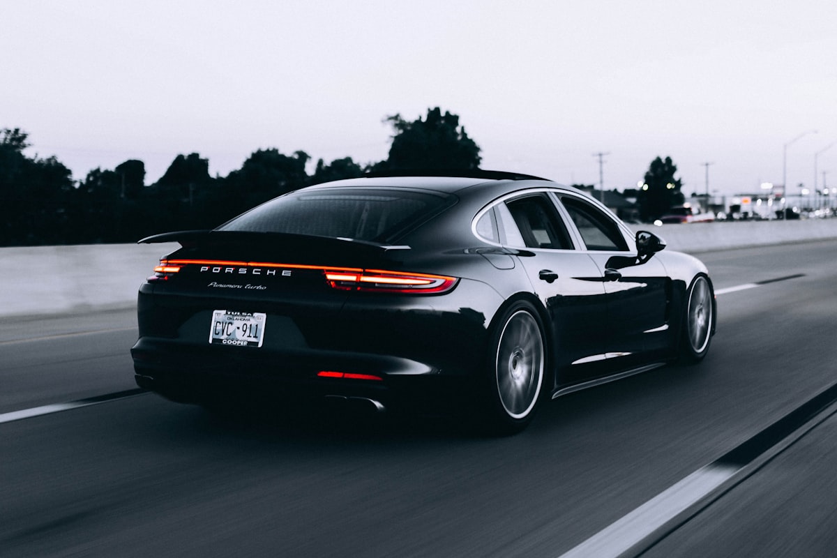 Porsche Panamera Weekly Rental - Karim - image 1 - سيارات للإيجار, أبو سمرا